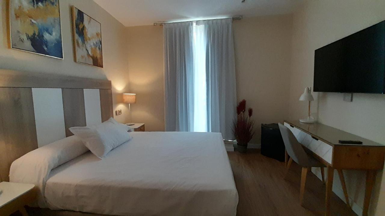 Olivae Hostal Boutique กาเซเรส ภายนอก รูปภาพ