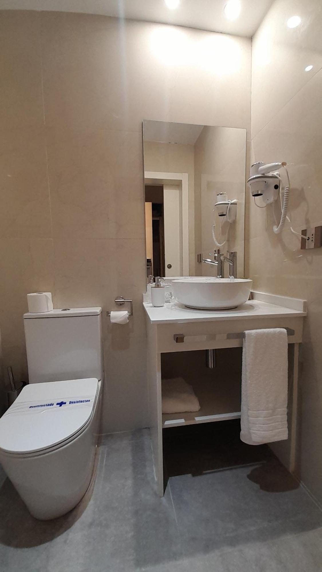 Olivae Hostal Boutique กาเซเรส ภายนอก รูปภาพ