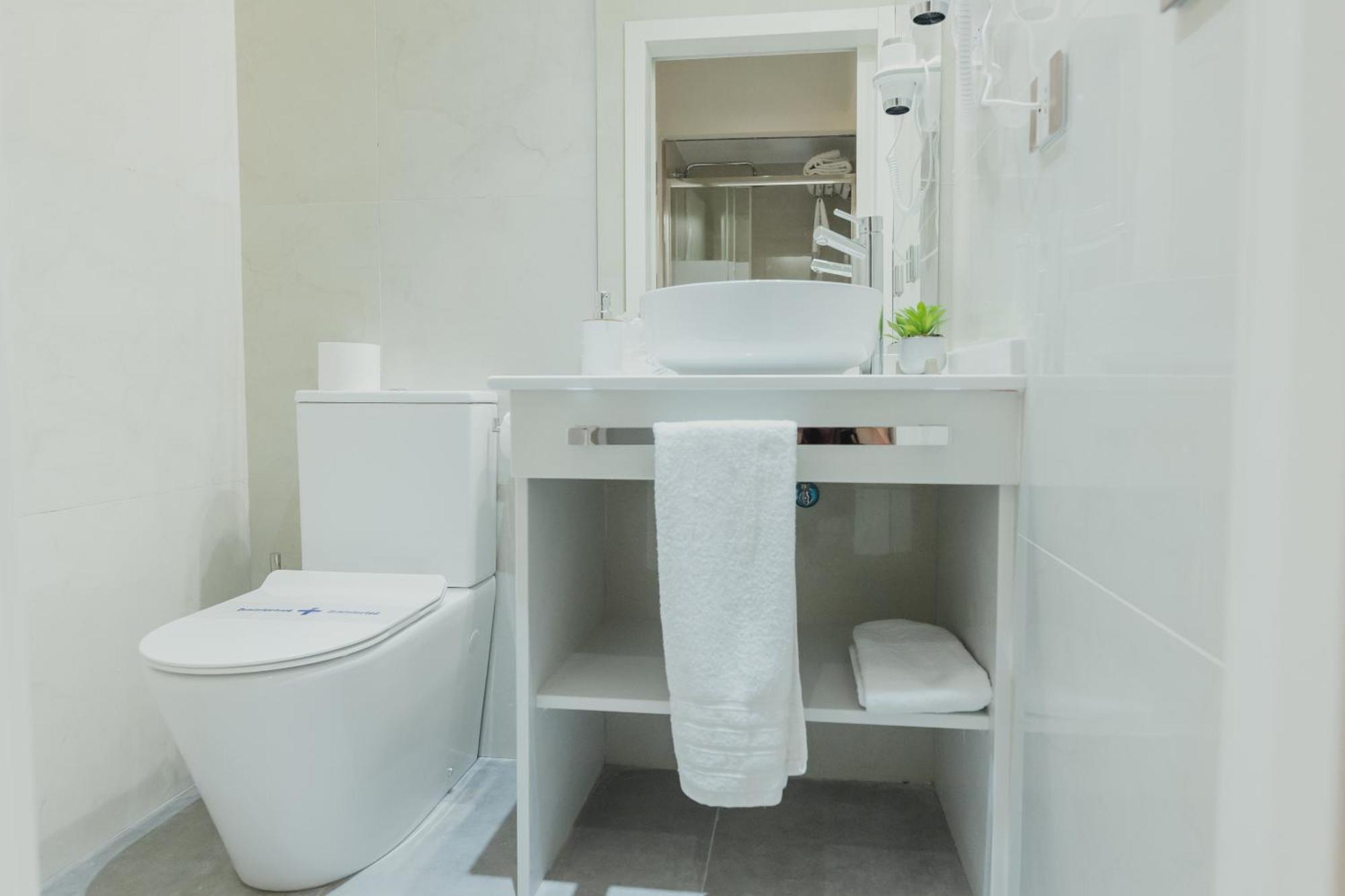 Olivae Hostal Boutique กาเซเรส ภายนอก รูปภาพ
